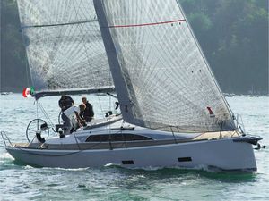 monohull / cruising-racing / open transom / with 2 or 3 cabins
