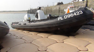 floating dock / modular / mooring / boat