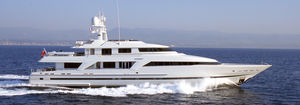 cruising super-yacht / raised pilothouse / aluminum / displacement
