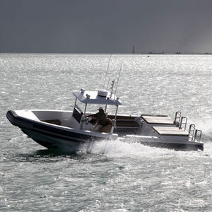 inboard inflatable boat / center console / diving / semi-rigid