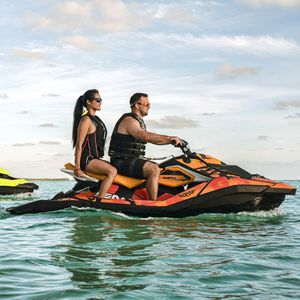 three-seater jet-ski / two-seater / 60 hp / 90 hp