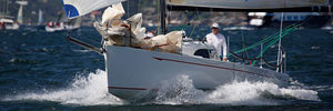 one-design sailboat / sport keelboat / open transom / with cabin