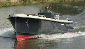 inboard center console boat / yacht tender / classic