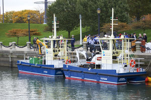 inboard work barge / inboard waterjet