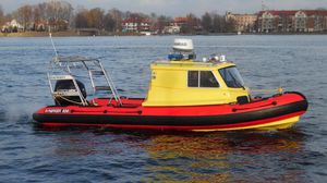 outboard inflatable boat / diesel / rigid / with jockey console
