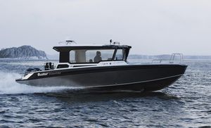 outboard cabin cruiser / twin-engine / hard-top / wheelhouse