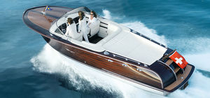 inboard runabout / classic