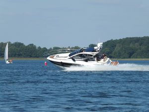 inboard express cruiser / hard-top