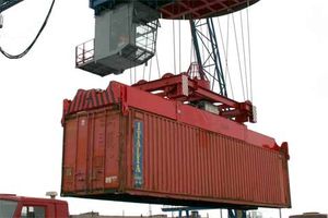 container spreader / ship-to-shore crane / telescopic