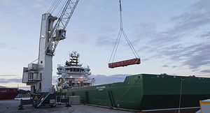 floating dock crane / for heavy loads / knuckle boom
