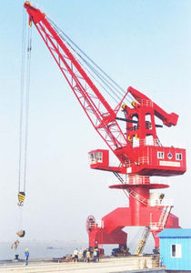 port crane / luffing jib