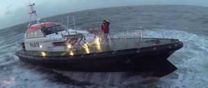 inboard pilot boat / self-righting