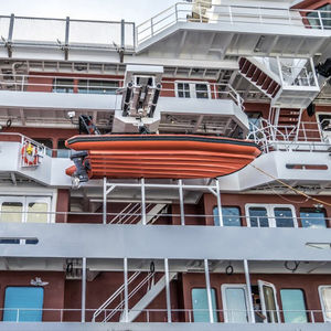 ship davit / for rescue boats / hydraulic / telescopic