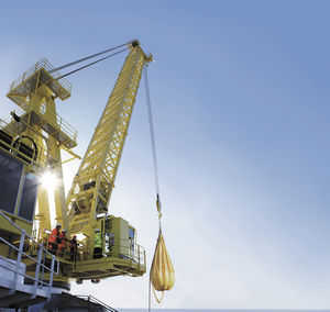 ship crane / deck / luffing jib