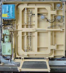 ship door / waterproof / hydraulic / side-hinged