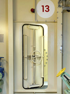 ship door / waterproof