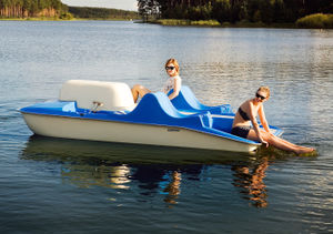 4-seater pedal boat