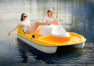 3-person pedal boat