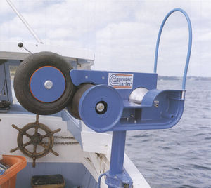 net hauler / for fishing boats