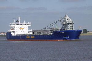 bulk carrier cargo ship / Handysize