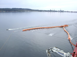 deployment system / oil boom