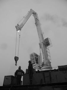 ship crane / telescopic / articulated / active heave compensation