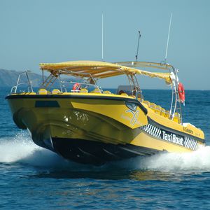 sightseeing boat