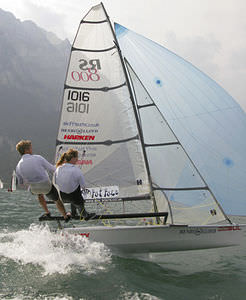 double-handed sailing dinghy / regatta / skiff / asymmetric spinnaker