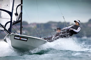 double-handed sailing dinghy / regatta / asymmetric spinnaker / single-trapeze