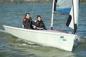 sport keelboat sailboat / open transom / with bowsprit / for people with reduced mobility