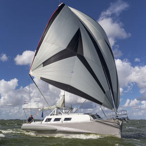 monohull / cruising / open transom / bilge keel