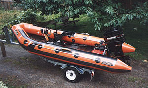 outboard inflatable boat / foldable / center console / 8-person max.