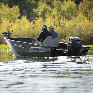 outboard bay boat / side console / sport-fishing