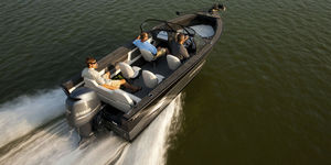 outboard bay boat / dual-console / sport-fishing / 8-person max.