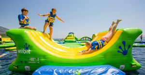 slide water toy / inflatable