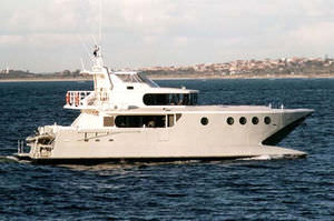 catamaran motor yacht / cruising / wheelhouse / aluminum