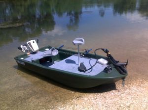 outboard small boat / sport-fishing / 5-person max.