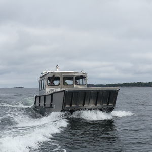 landing craft / catamaran / outboard / aluminum