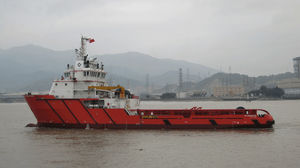 supply offshore support vessel / anchor-handling tugboat (AHT)