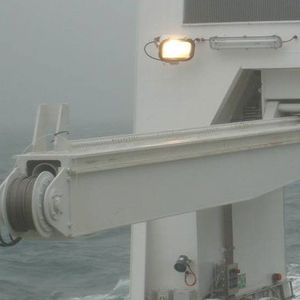 ship crane / deck / floor track