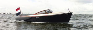 inboard runabout / classic