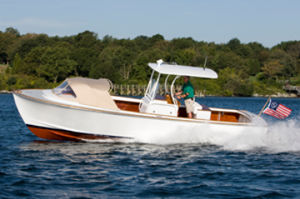 center console monohull boat / classic / sundeck
