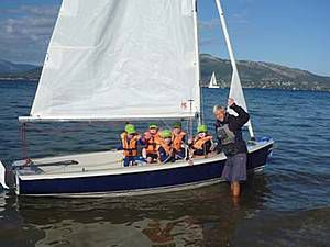 double-handed sailing dinghy / instructional