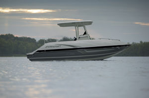 outboard deck boat / sport-fishing / 10-person max.
