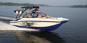 inboard deck boat / wakeboard / 12-person max.