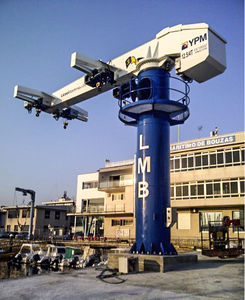 marina crane / pivoting jib