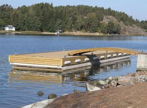 floating dock / landing stage / for marinas / concrete