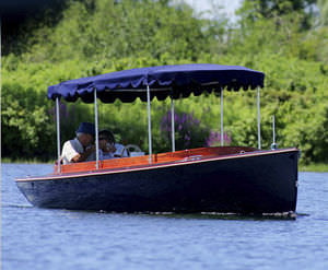 electric day cruiser / inboard / canal / classic