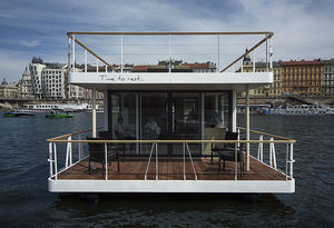 floating house