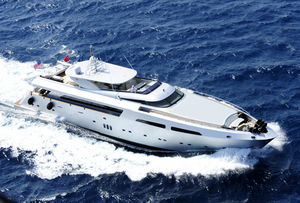cruising super-yacht / explorer / flybridge / steel